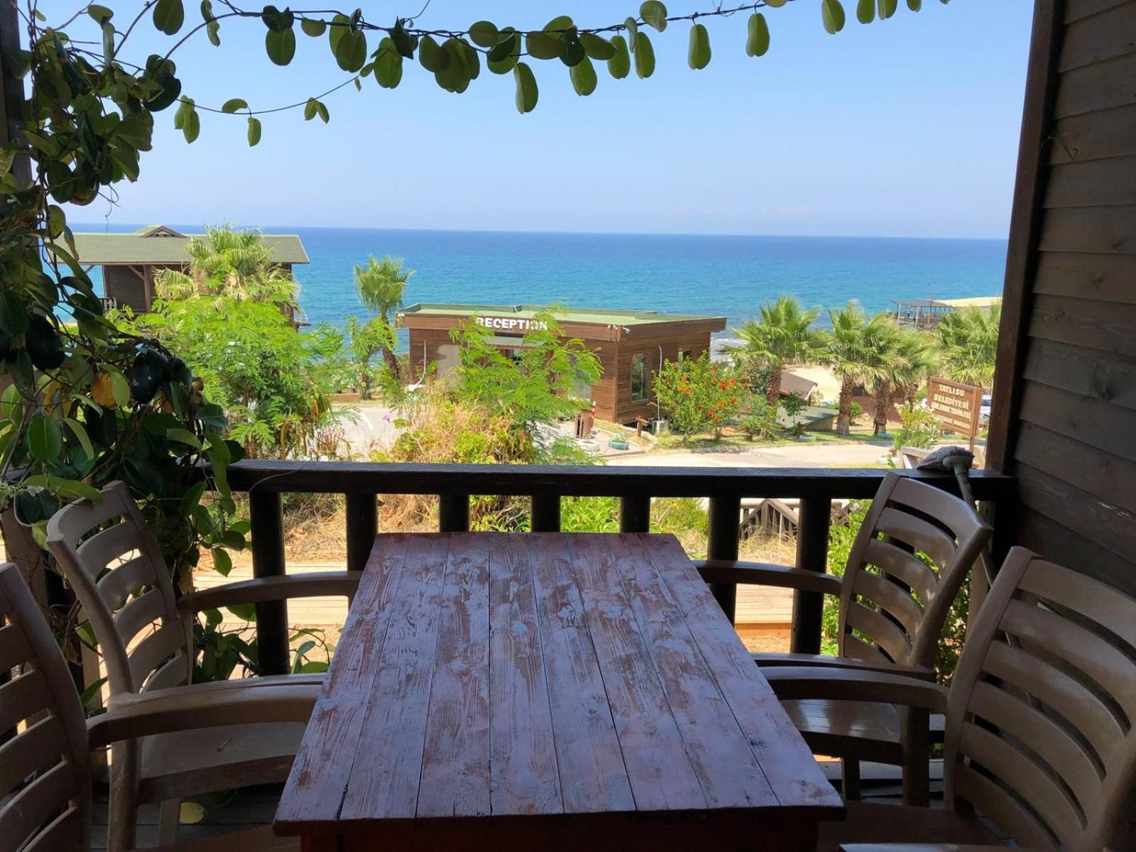 Zambak Holiday Village & Restaurant Superb Seafront Location ! Agios Georgios  Exteriör bild
