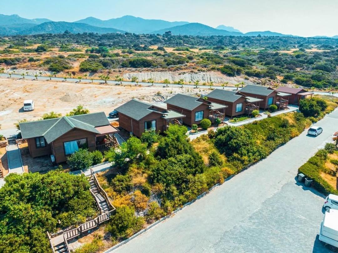 Zambak Holiday Village & Restaurant Superb Seafront Location ! Agios Georgios  Exteriör bild