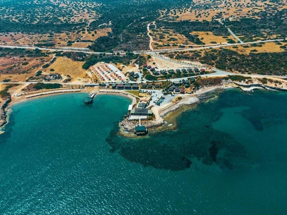 Zambak Holiday Village & Restaurant Superb Seafront Location ! Agios Georgios  Exteriör bild