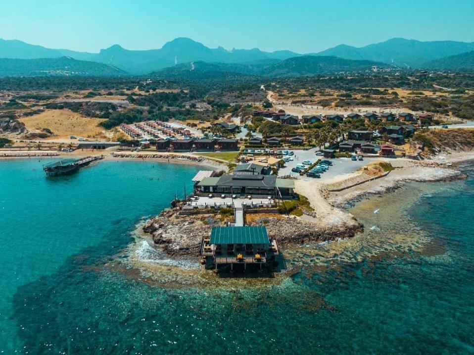 Zambak Holiday Village & Restaurant Superb Seafront Location ! Agios Georgios  Exteriör bild