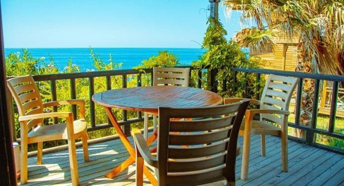 Zambak Holiday Village & Restaurant Superb Seafront Location ! Agios Georgios  Exteriör bild