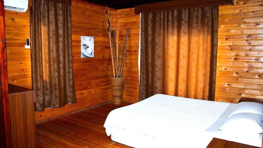 Zambak Holiday Village & Restaurant Superb Seafront Location ! Agios Georgios  Exteriör bild