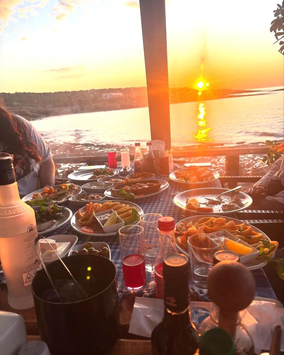 Zambak Holiday Village & Restaurant Superb Seafront Location ! Agios Georgios  Exteriör bild